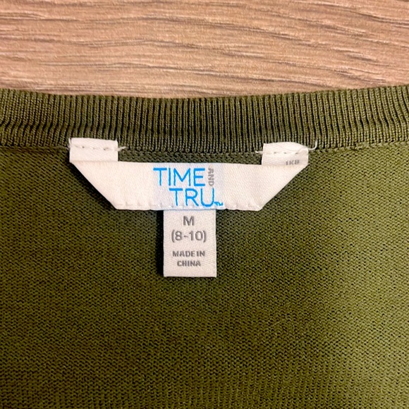 green cardigan! - Picture 2 of 2